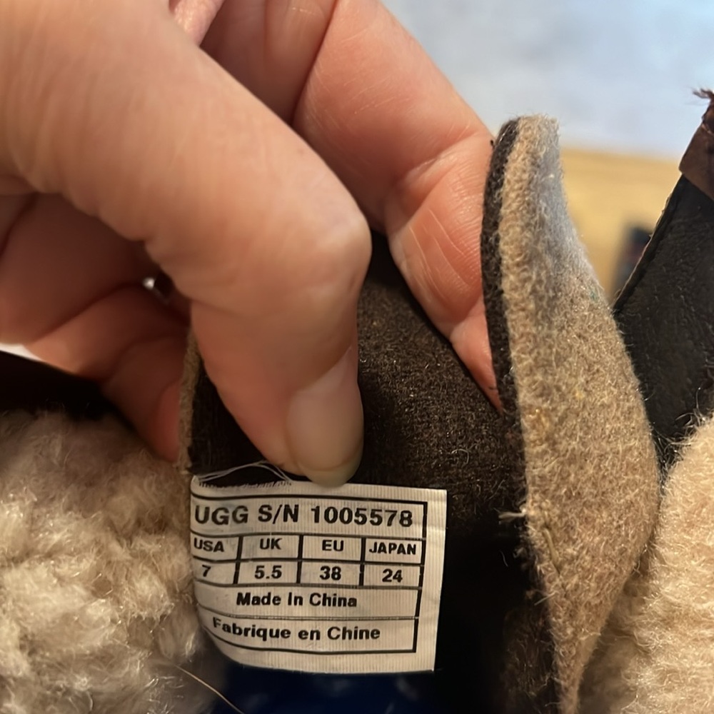 Ugg Elsa Tall boot size 10 - Picture 3 of 10